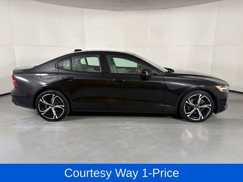 Used 2024 Volvo S60 B5 Plus FWD image 11