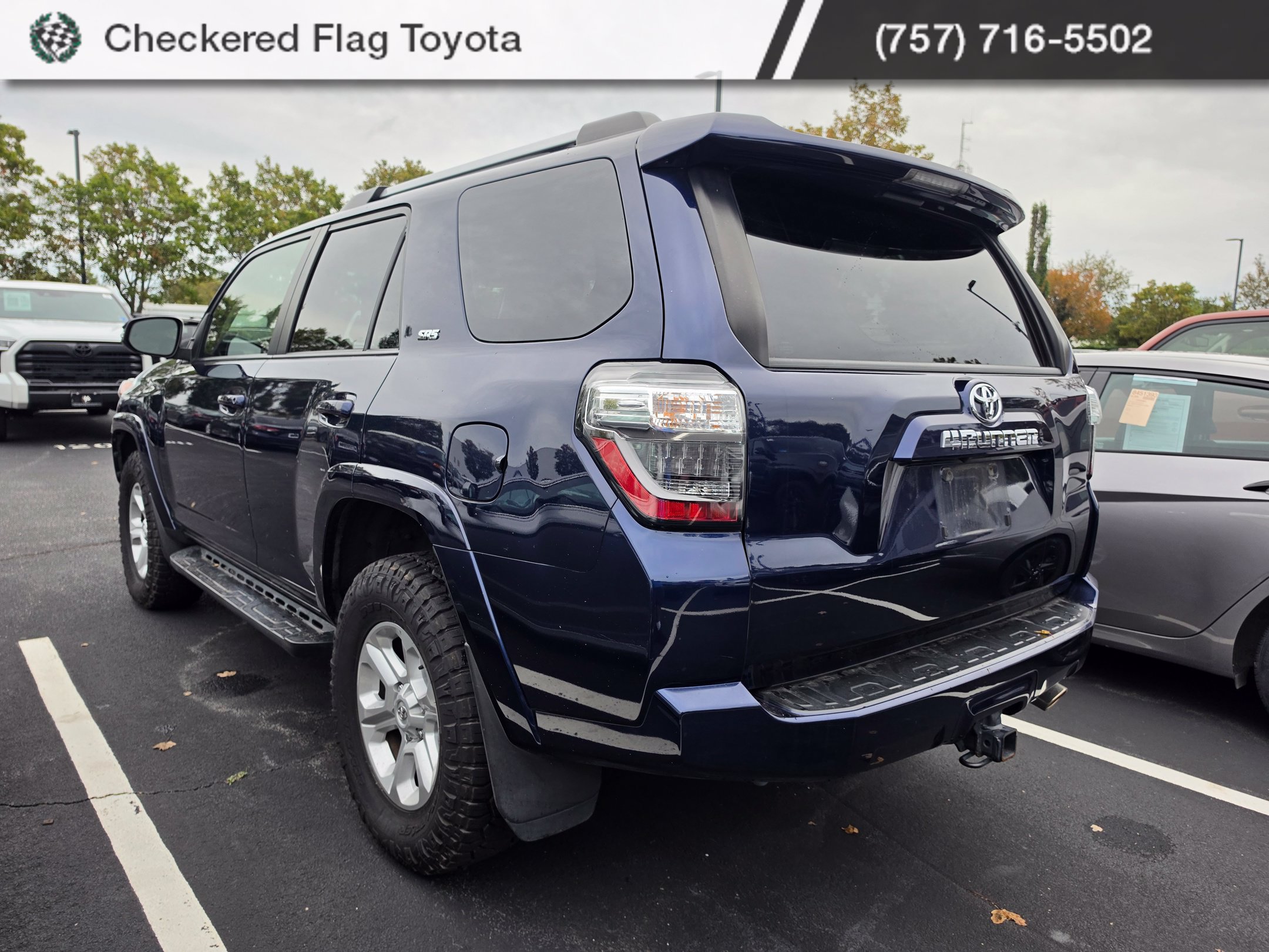 Used 2022 Toyota 4Runner SR5 Premium w/ Moonroof Package AWD/4WD image 4