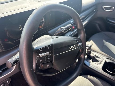 Used 2024 Kia Forte LXS FWD image 13