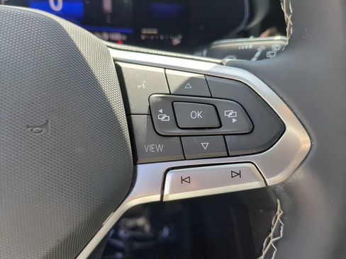Certified 2022 Volkswagen Taos SE FWD image 27