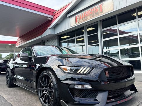 Used 2018 Ford Mustang Shelby GT350 w/ Convenience Package RWD image 14