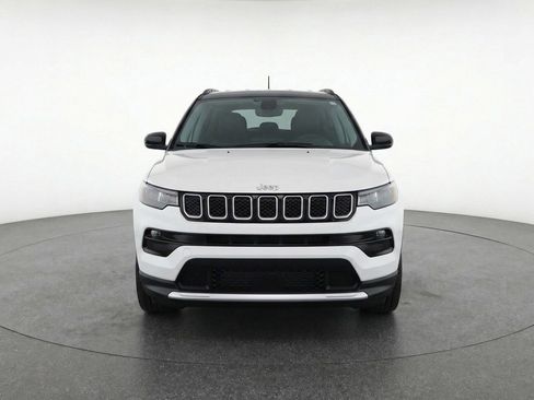 Used 2025 Jeep Compass Limited image 2