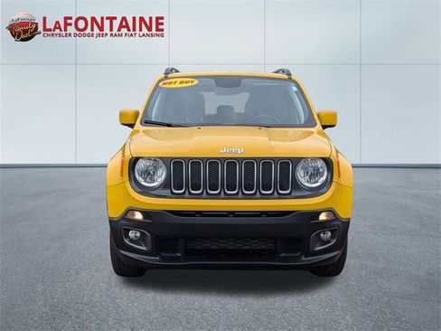 Used 2018 Jeep Renegade Latitude w/ Cold Weather Group image 8