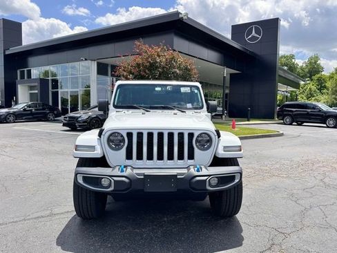 Used 2022 Jeep Wrangler Unlimited Sahara w/ Cold Weather Group AWD/4WD image 3