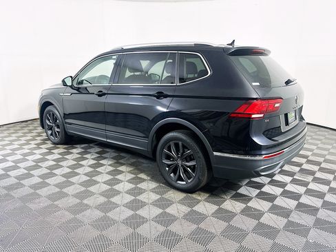 Used 2023 Volkswagen Tiguan SE FWD image 5