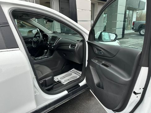 Used 2020 Chevrolet Equinox LT image 25