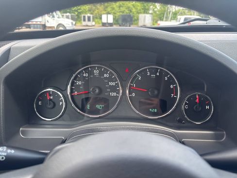 Used 2012 Jeep Liberty Sport AWD/4WD image 22