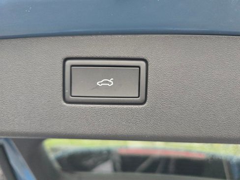 New 2026 Volkswagen Tiguan SE AWD/4WD image 17