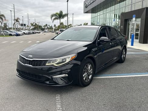 Used 2020 Kia Optima LX image 2