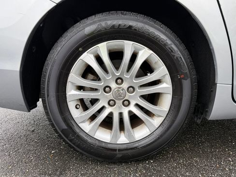 Used 2012 Toyota Sienna XLE FWD image 9