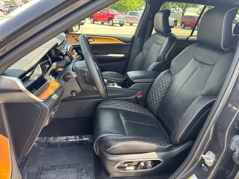 Certified 2022 Jeep Grand Cherokee Summit AWD/4WD image 11