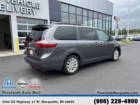 Used 2015 Toyota Sienna Limited Premium w/ Four Season Floor Mat Package FWD image 9