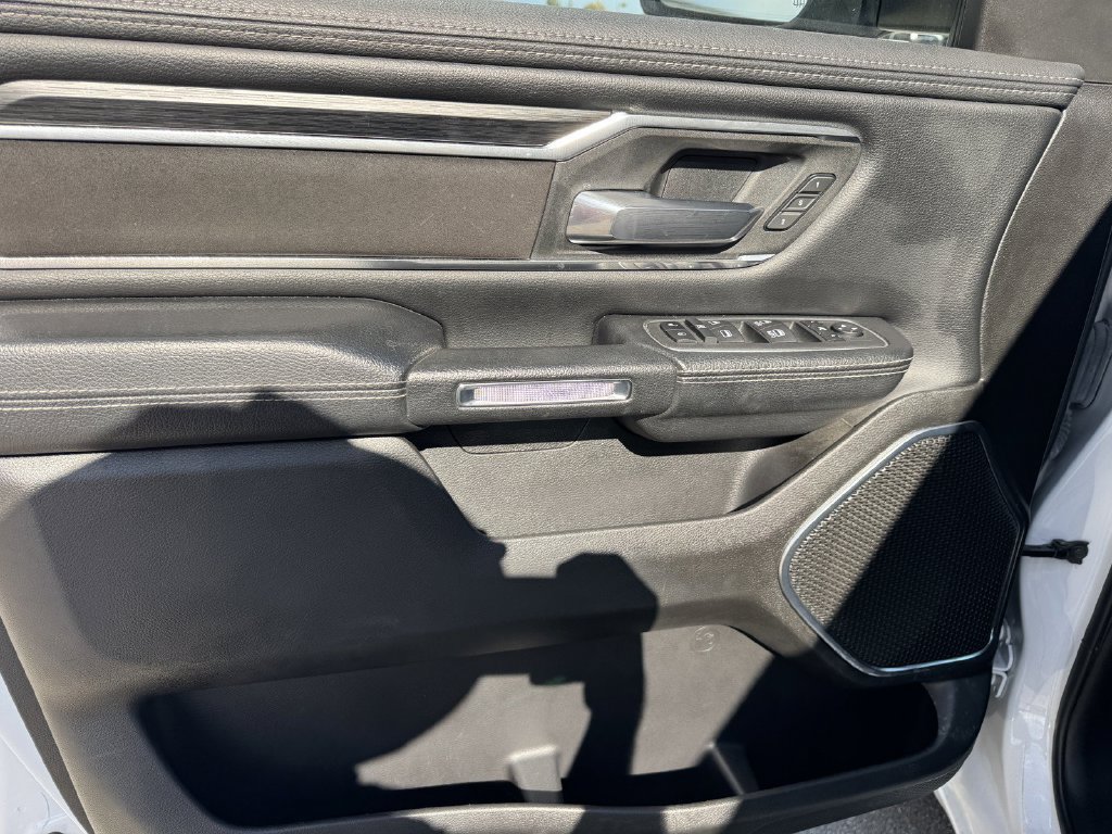 Used 2024 RAM 1500 Laramie AWD/4WD image 19
