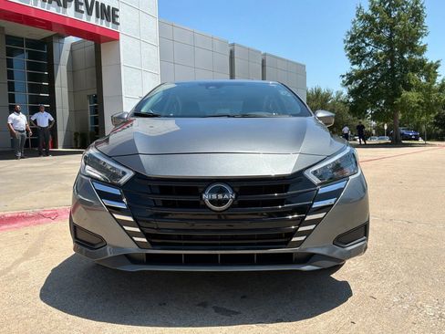Used 2025 Nissan Versa SV FWD image 3