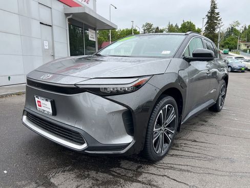 Used 2024 Toyota bZ4X AWD w/ Weather Package image 8