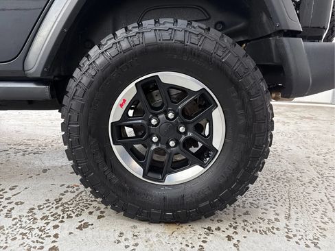 Used 2018 Jeep Wrangler Unlimited Sport S AWD/4WD image 29