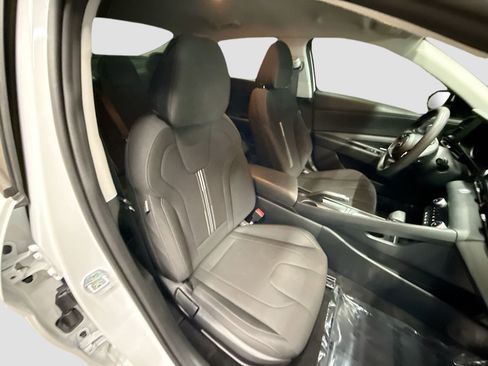 Used 2021 Hyundai Elantra SEL FWD image 28