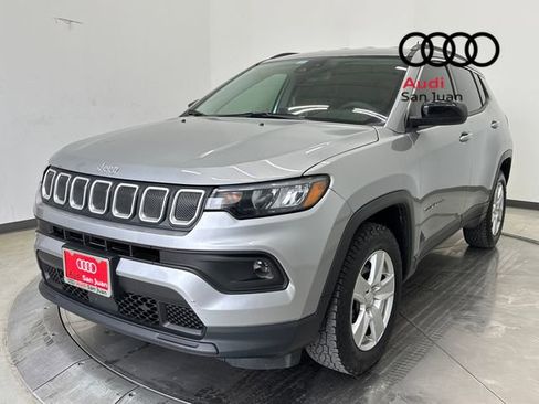 Used 2022 Jeep Compass Latitude image 3
