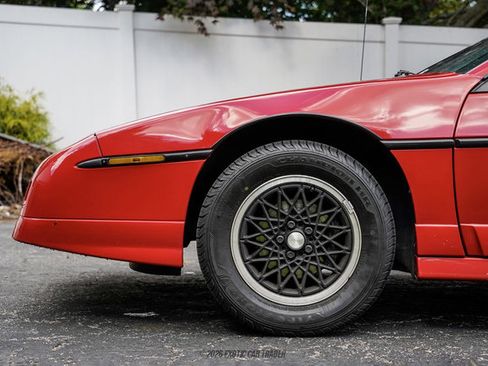 Used 1988 Pontiac Fiero GT RWD image 4