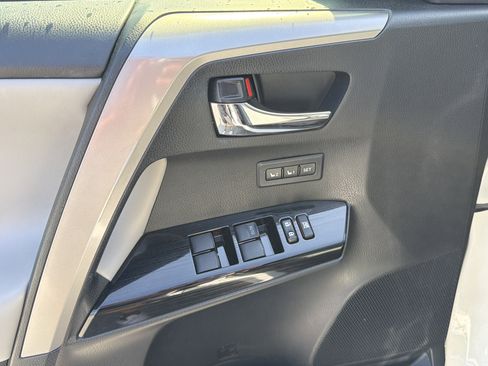 Used 2018 Toyota RAV4 Limited image 13