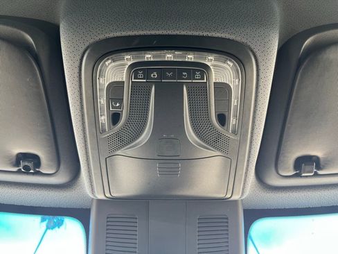 Used 2019 Mercedes-Benz Sprinter 2500 image 25