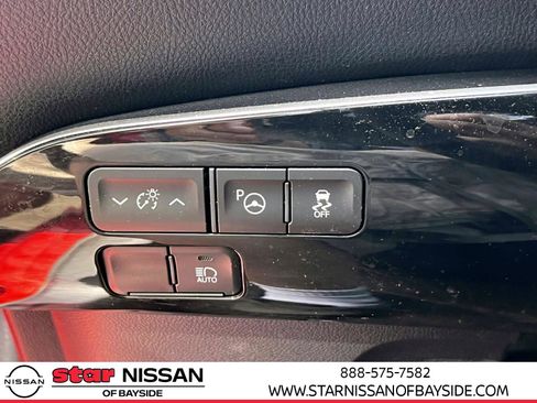 Used 2020 Toyota Prius XLE image 16