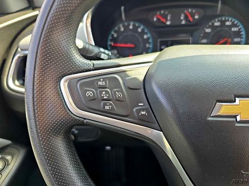 Used 2022 Chevrolet Equinox LS image 23