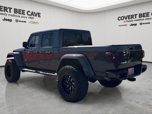 Used 2021 Jeep Gladiator Overland image 6