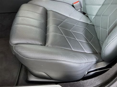 Used 2025 BMW 740i xDrive 740i xDrive image 23