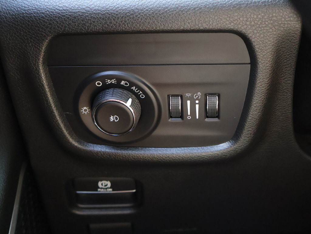 Used 2022 Jeep Grand Cherokee L Limited AWD/4WD image 32
