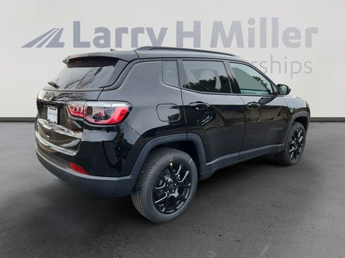 New 2026 Jeep Compass Latitude image 5