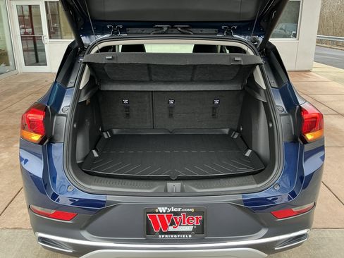 Used 2023 Buick Encore GX Essence w/ Experience Buick Package image 24