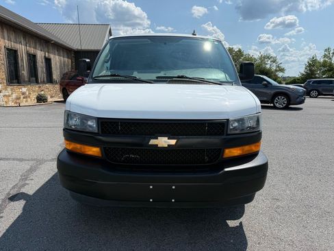 Used 2021 Chevrolet Express 3500 Extended w/ Driver Convenience Package RWD image 9