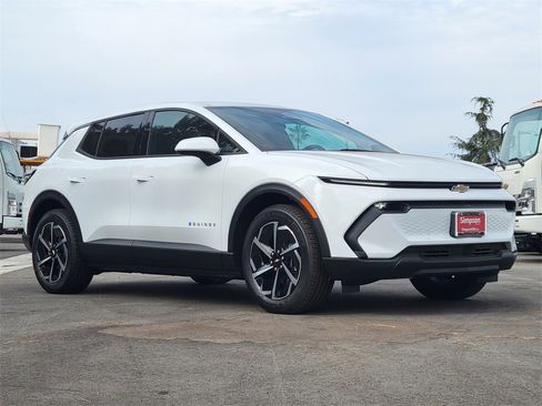 New 2026 Chevrolet Equinox EV LT image 23