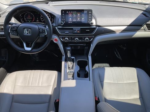 Used 2018 Honda Accord Touring image 23
