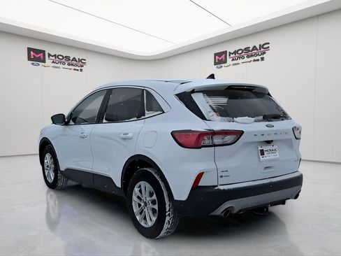 Used 2022 Ford Escape SE image 6