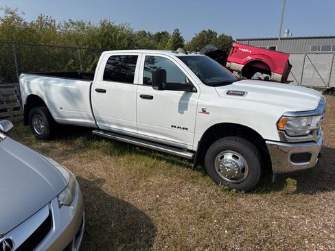 Used 2022 RAM 3500 Tradesman image 12