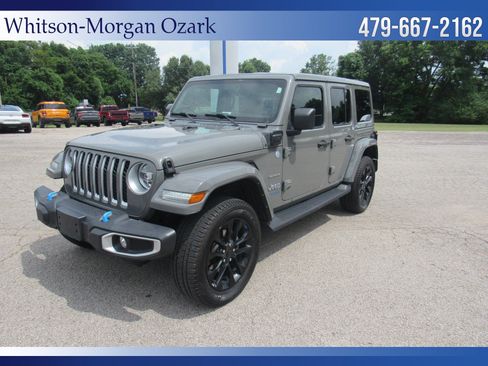 Used 2022 Jeep Wrangler Unlimited Sahara w/ Cold Weather Group AWD/4WD image 3