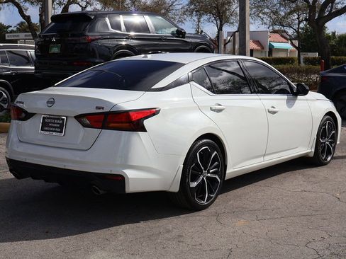 Used 2024 Nissan Altima 2.5 SR w/ SR Premium Package FWD image 8