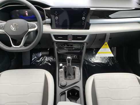 New 2026 Volkswagen Taos SE AWD/4WD image 9
