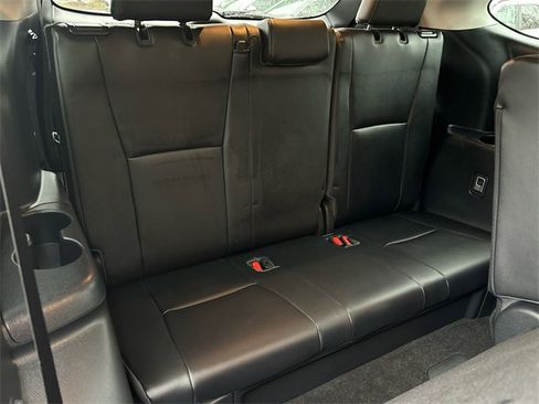 Certified 2023 Toyota Highlander XLE image 15