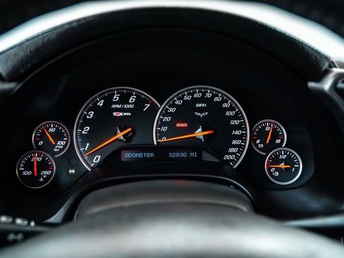 Used 2006 Chevrolet Corvette Z06 w/ Preferred Equipment Group image 27