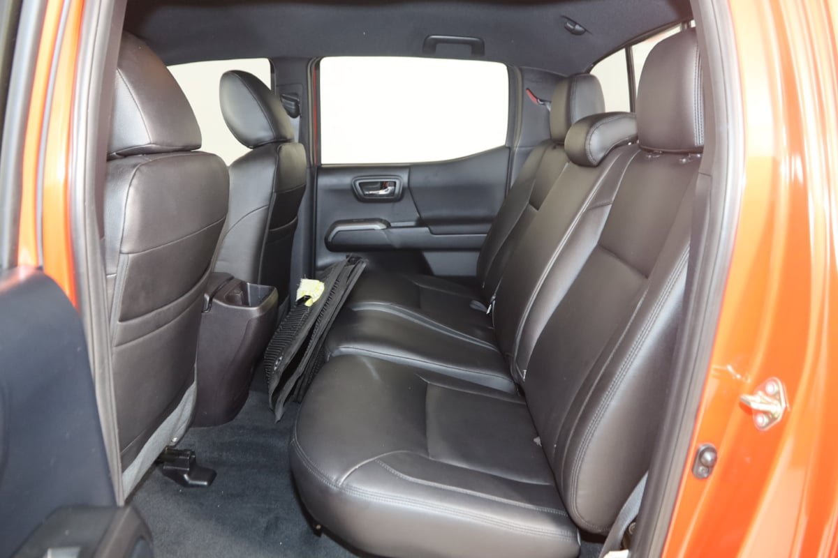 Used 2016 Toyota Tacoma TRD Sport w/ Towing Package AWD/4WD image 40