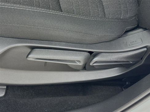 Certified 2025 Honda HR-V LX image 20