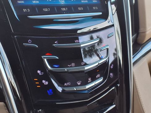 Used 2018 Cadillac Escalade ESV Platinum RWD image 18