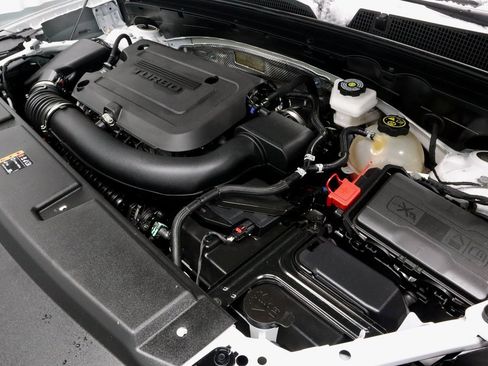 Used 2023 Buick Envision Essence w/ Sport Touring Package image 16