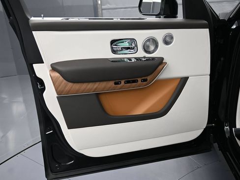 New 2026 Rolls-Royce Cullinan AWD/4WD image 15
