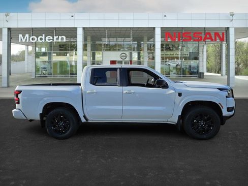 New 2026 Nissan Frontier SV w/ SV Convenience Package image 3