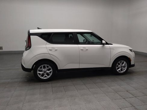 Used 2025 Kia Soul LX image 10