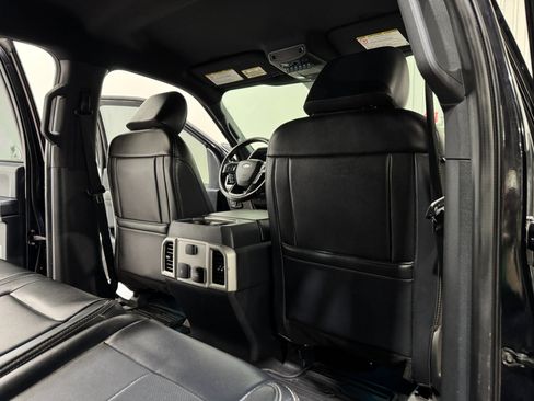 Used 2022 Ford F350 Lariat w/ Black Appearance Package image 17